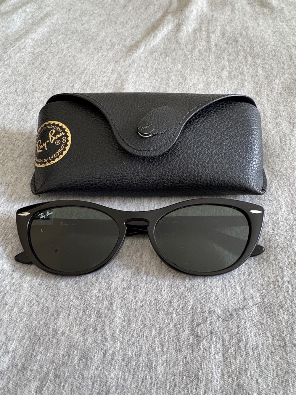 Ray-Ban Black Cat-Eye Sunglasses with Black Case
